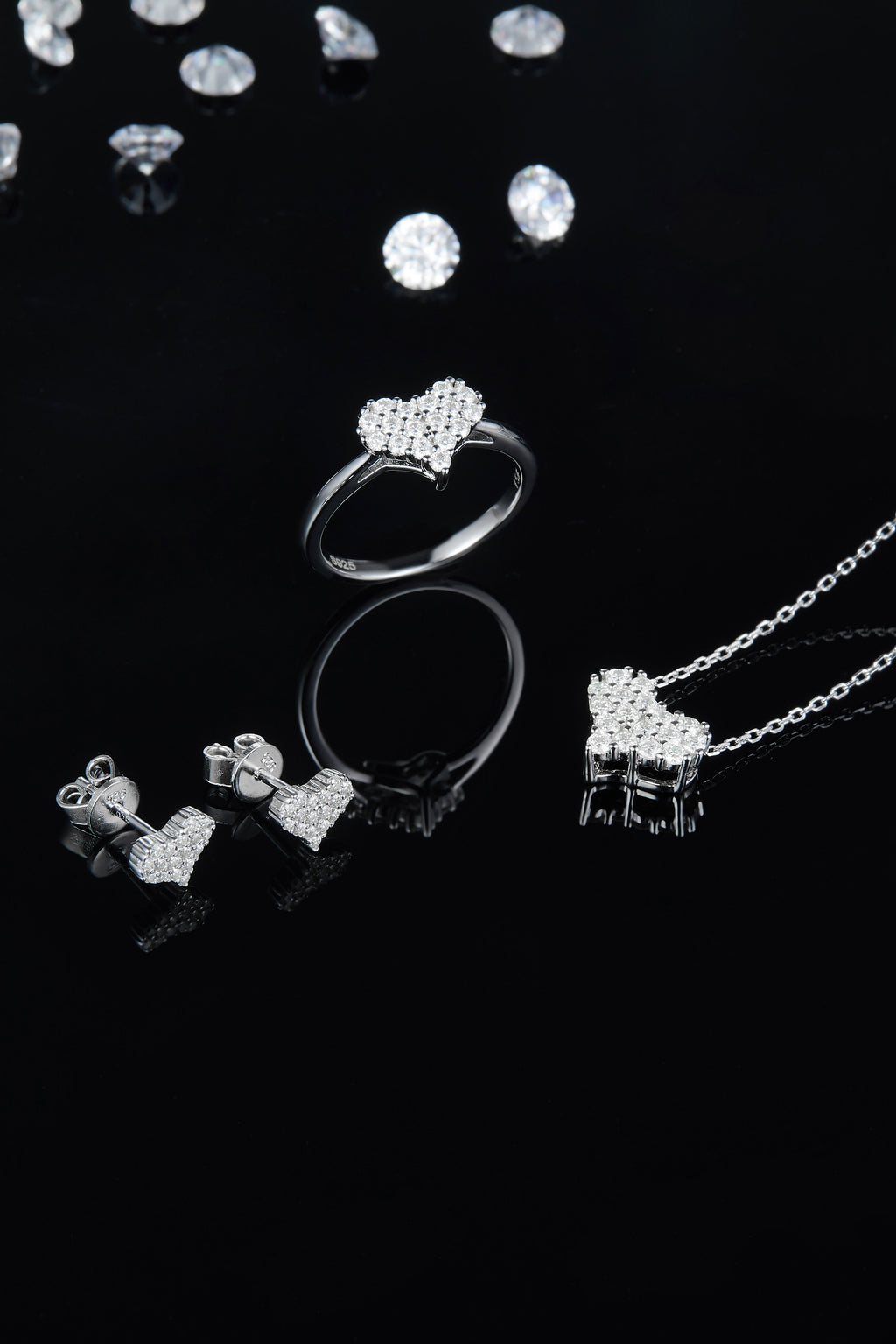 Set With Top-quality Moissanite, This Luxurious And Fashionable Light Luxury Jewelry Silver Bracelet Is Made Of S925 Silver Electroplated With Platinum